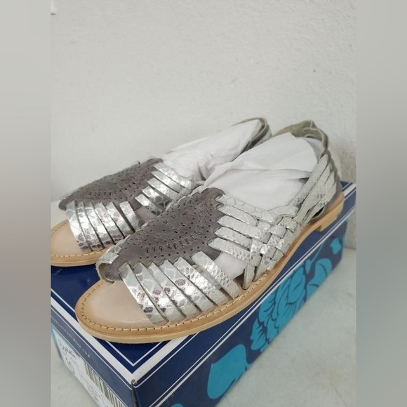 Seychelles Womens Woven Leather Sling Back Flats Sandals silver Size 10M - new - Picture 3 of 10